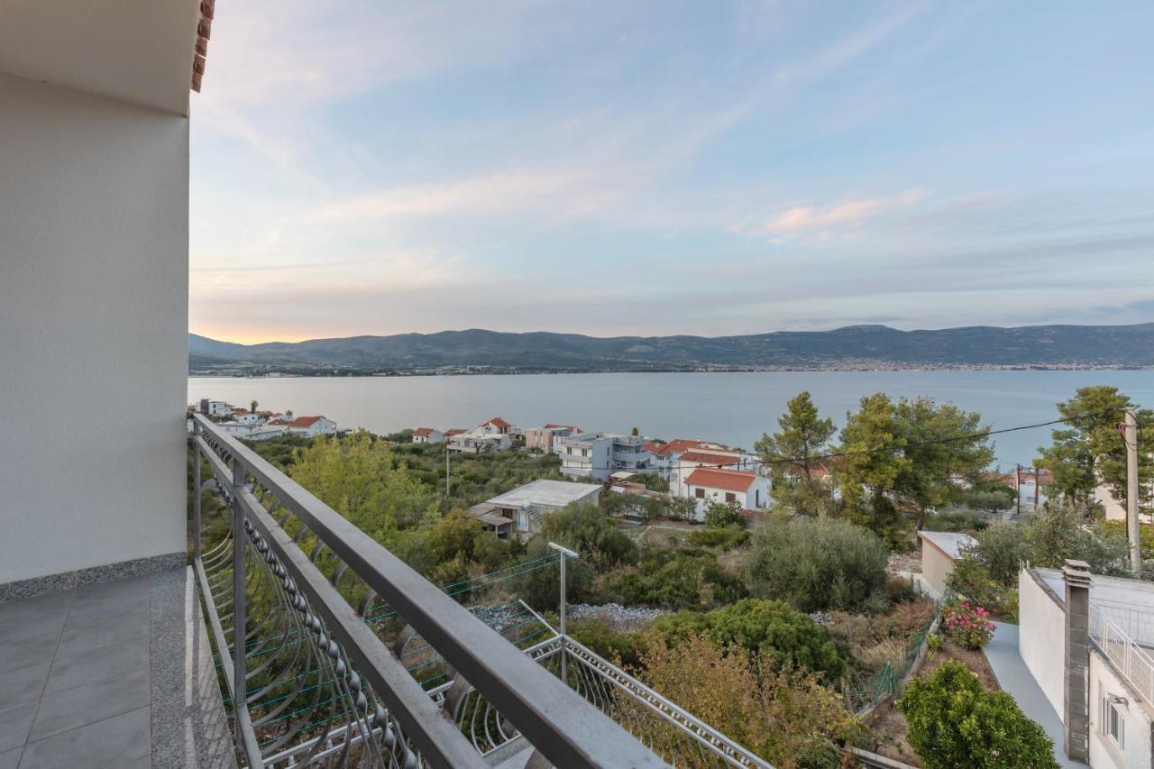 Holiday Home Insulam Mare Trogir Exterior foto