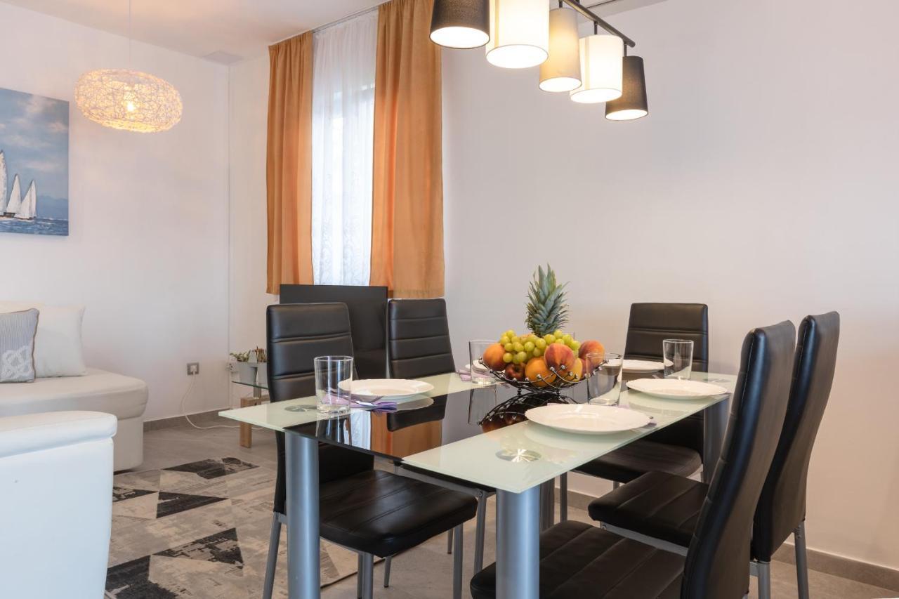 Holiday Home Insulam Mare Trogir Exterior foto