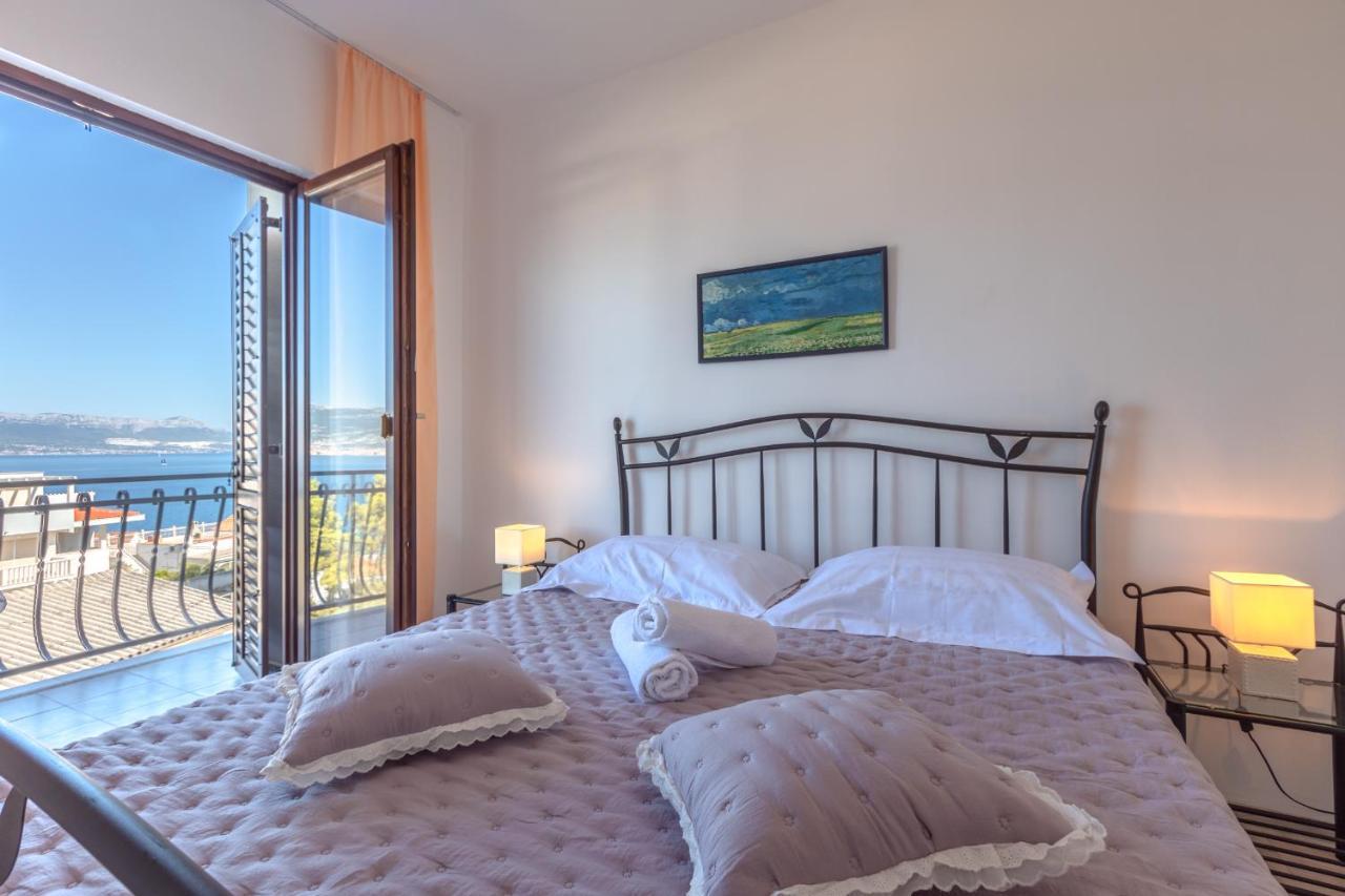 Holiday Home Insulam Mare Trogir Exterior foto