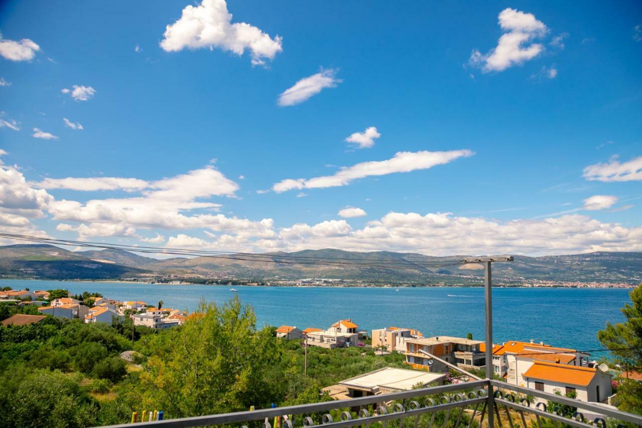 Holiday Home Insulam Mare Trogir Exterior foto